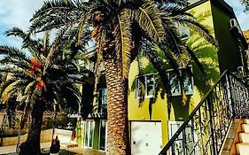 Palm Point Apartment